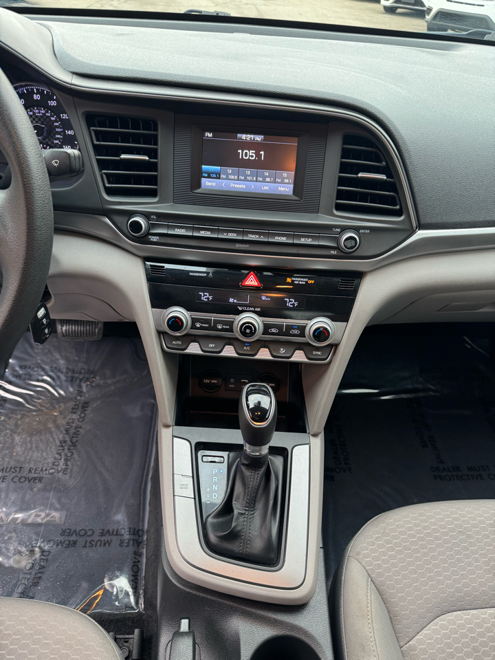 Hyundai Elantra SE 6M 2020