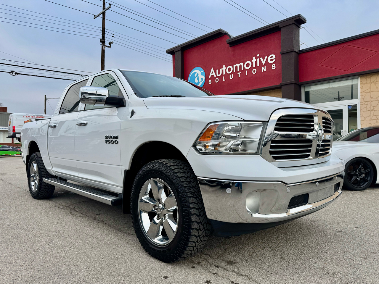 RAM 1500 SLT Crew Cab SWB 4WD 2016