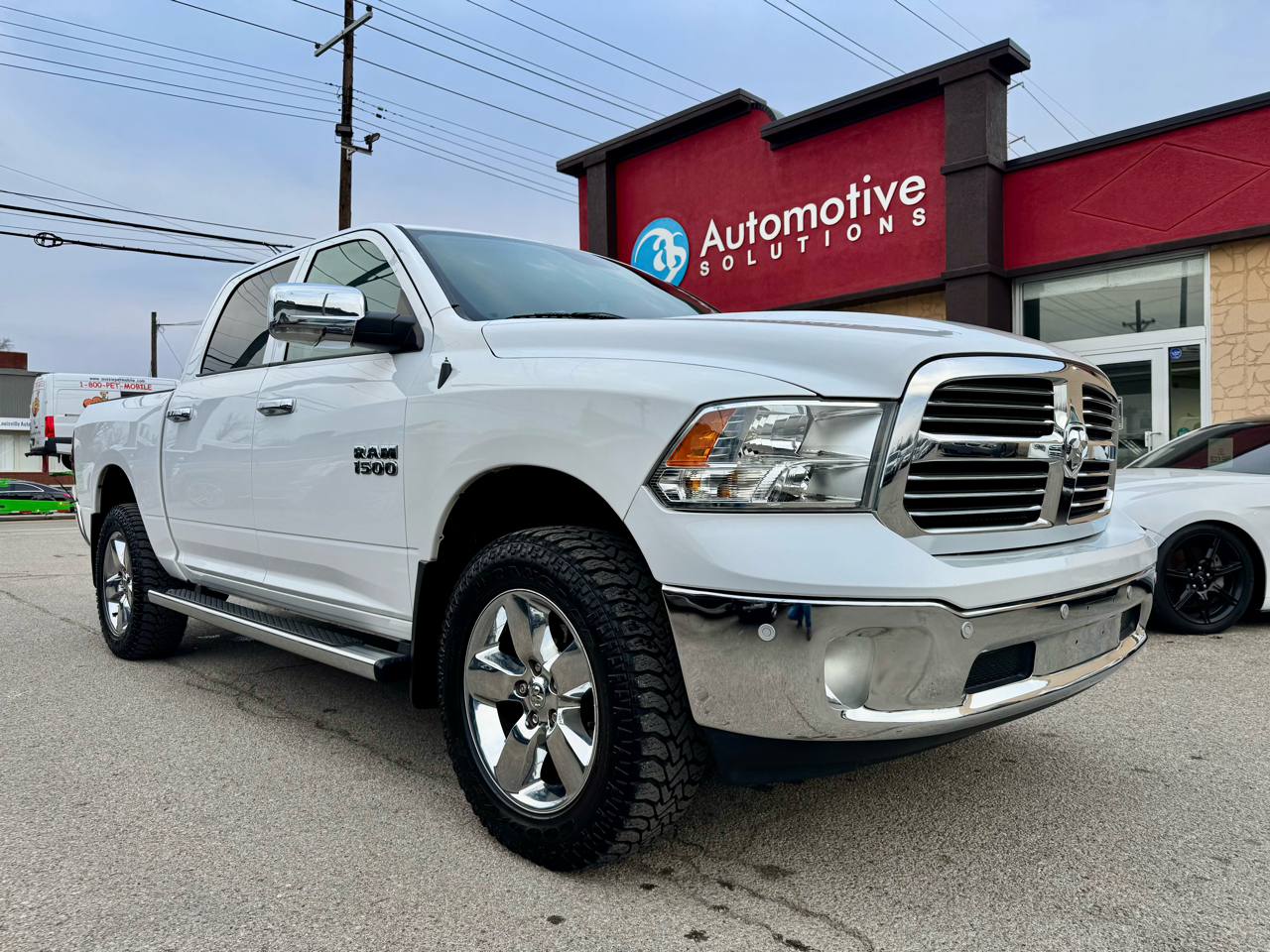 RAM 1500 SLT Crew Cab SWB 4WD 2016