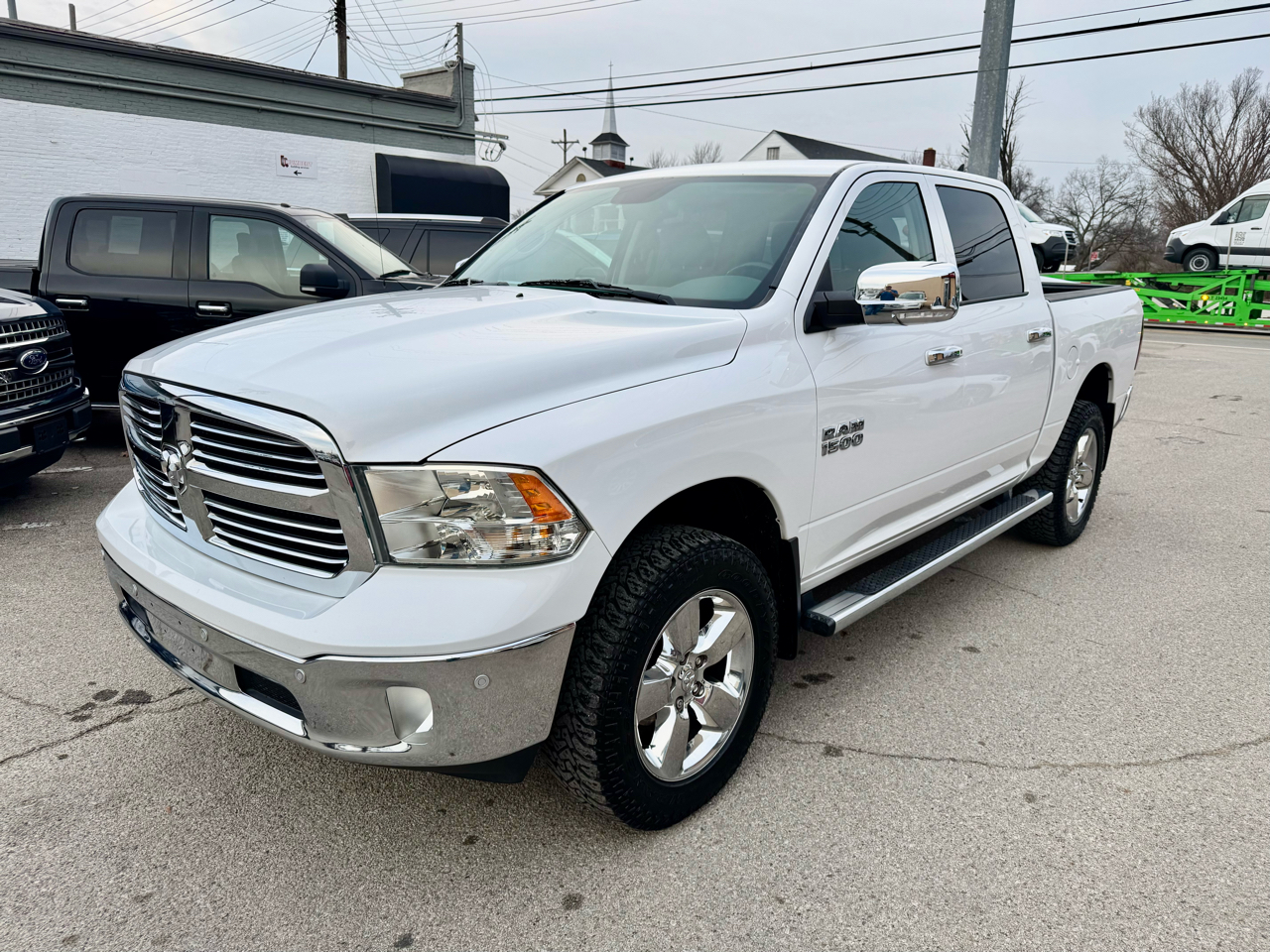 RAM 1500 SLT Crew Cab SWB 4WD 2016