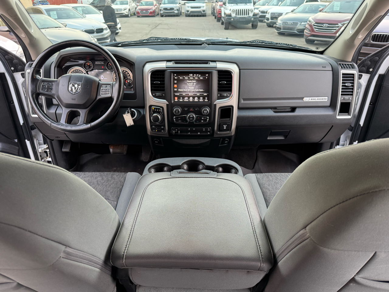 RAM 1500 SLT Crew Cab SWB 4WD 2016