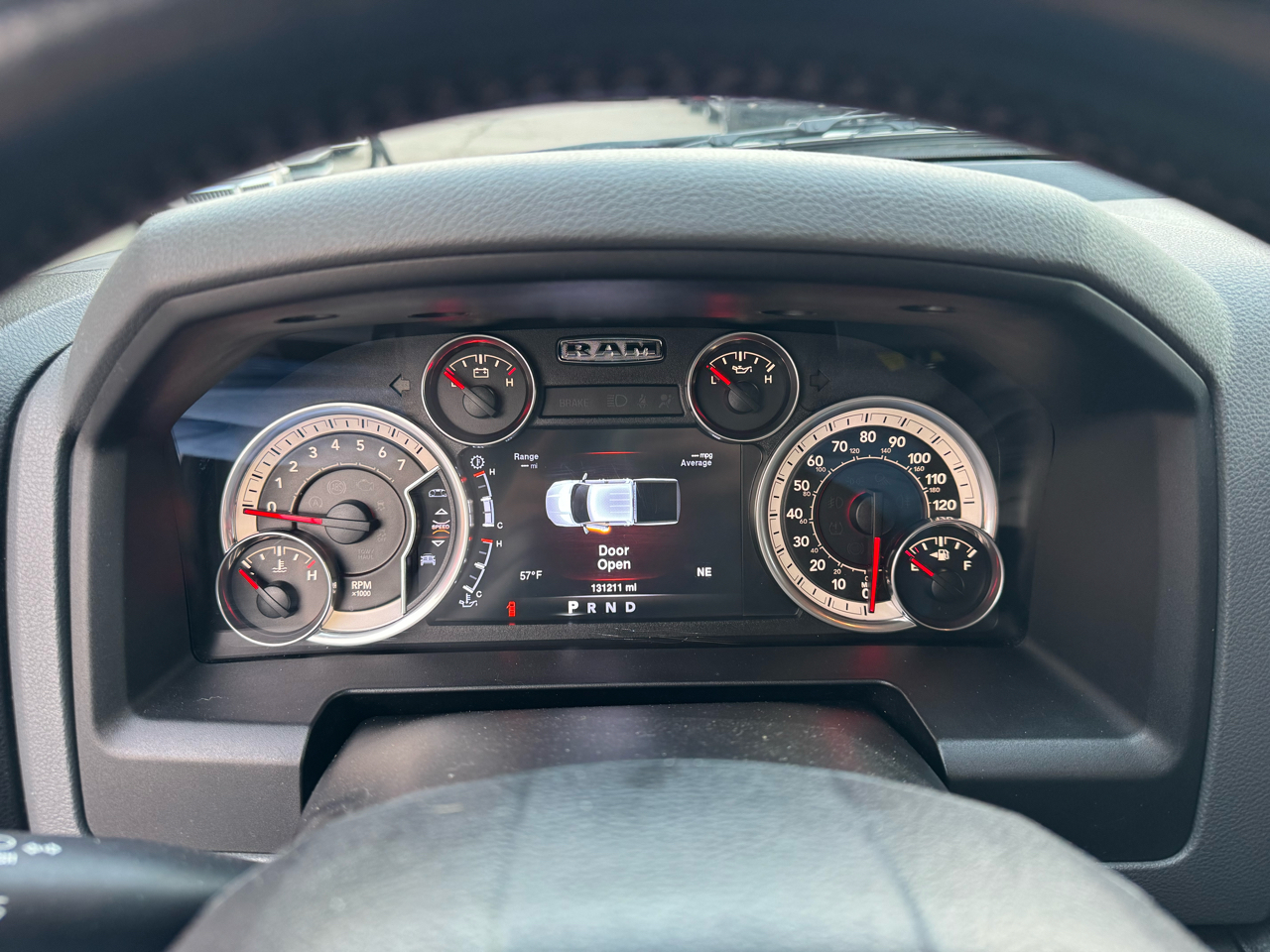 RAM 1500 SLT Crew Cab SWB 4WD 2016