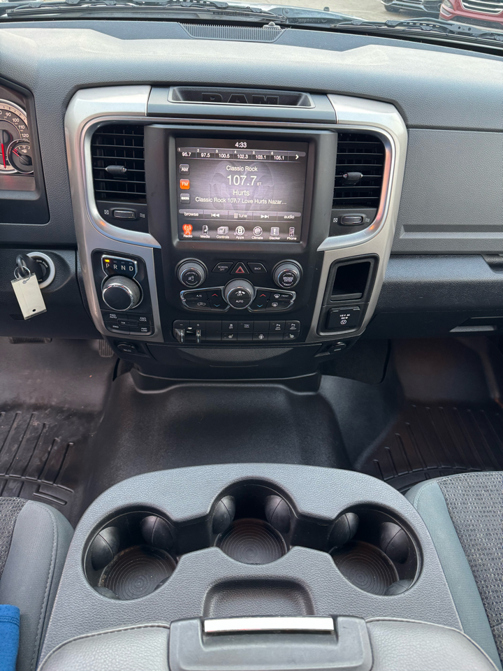 RAM 1500 SLT Crew Cab SWB 4WD 2016