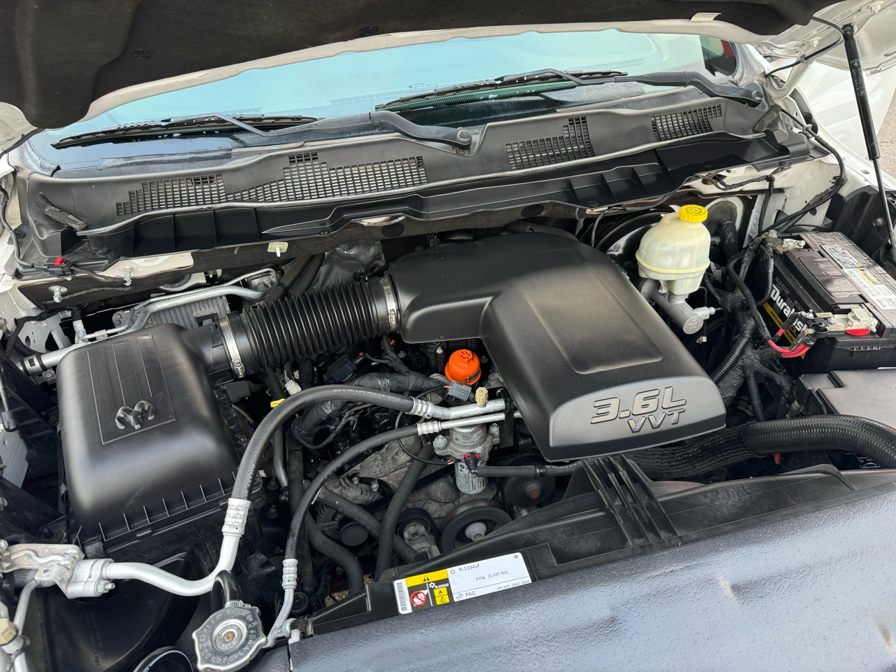 RAM 1500 SLT Crew Cab SWB 4WD 2016