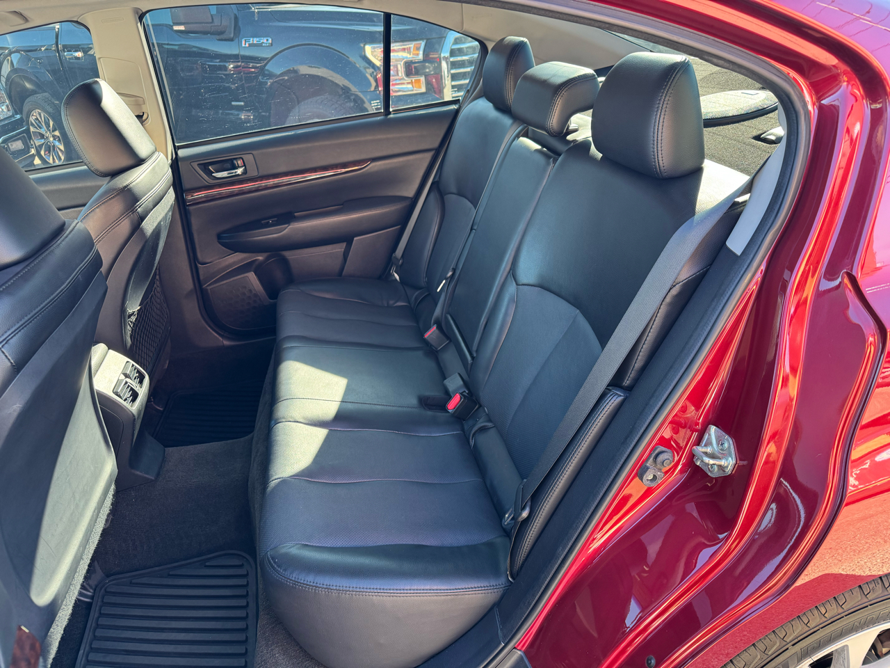 Subaru Legacy 3.6R Limited 2013