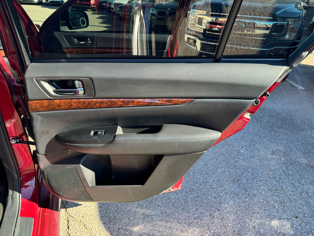 Subaru Legacy 3.6R Limited 2013