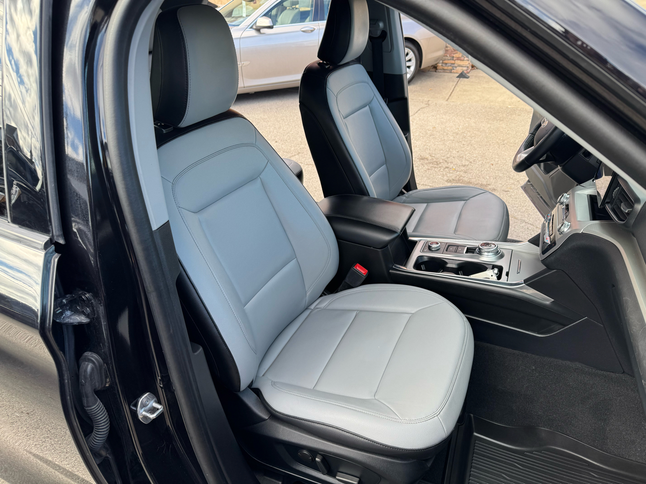 Ford Explorer XLT AWD 2021