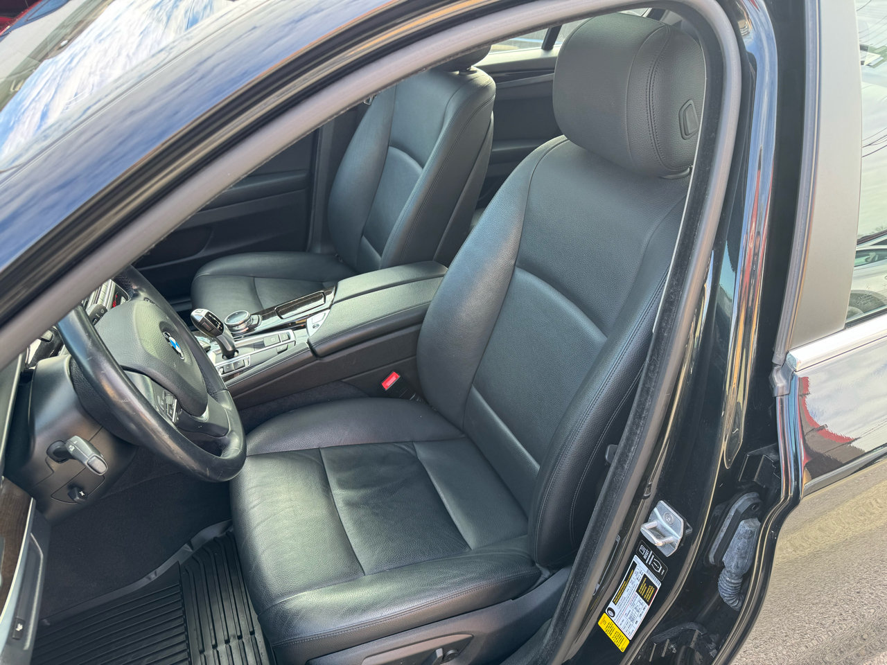 BMW 5-Series 528i 2015