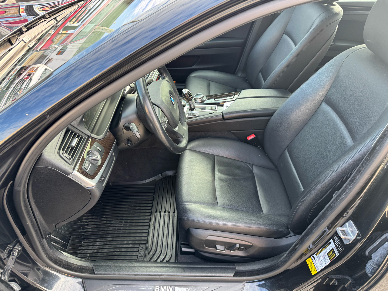 BMW 5-Series 528i 2015