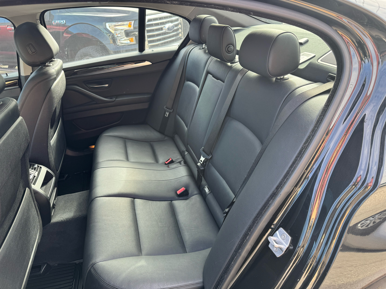 BMW 5-Series 528i 2015