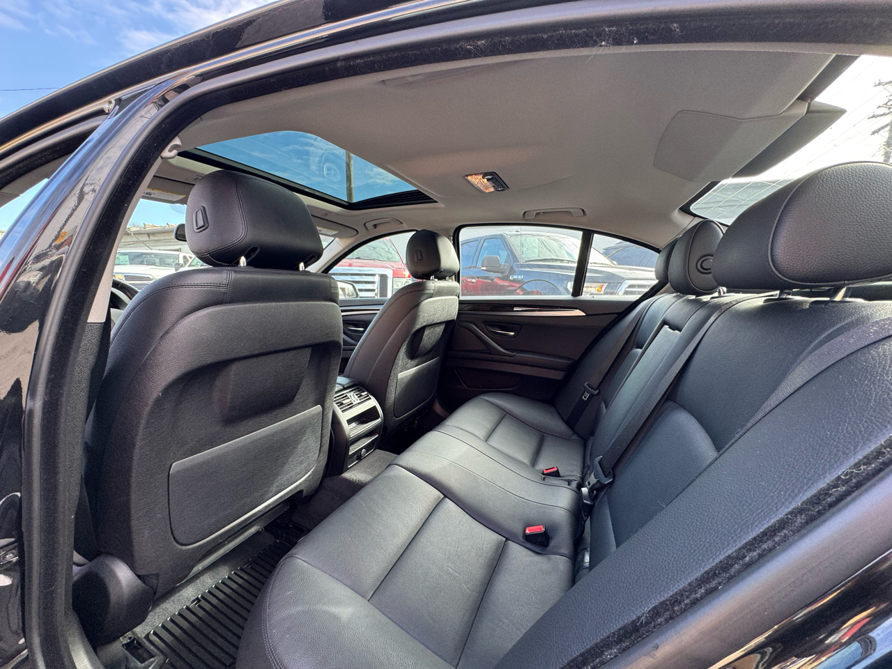 BMW 5-Series 528i 2015