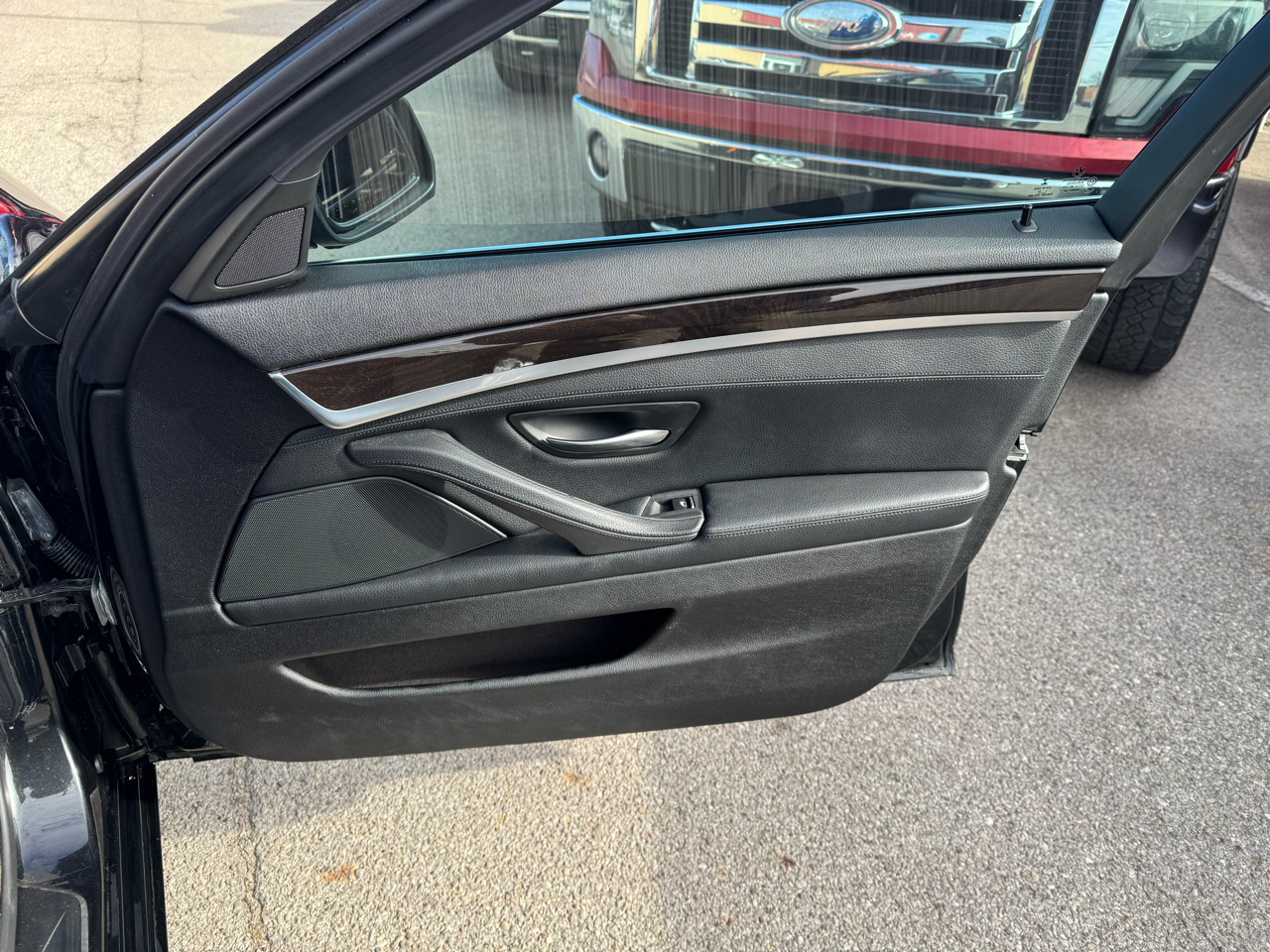 BMW 5-Series 528i 2015