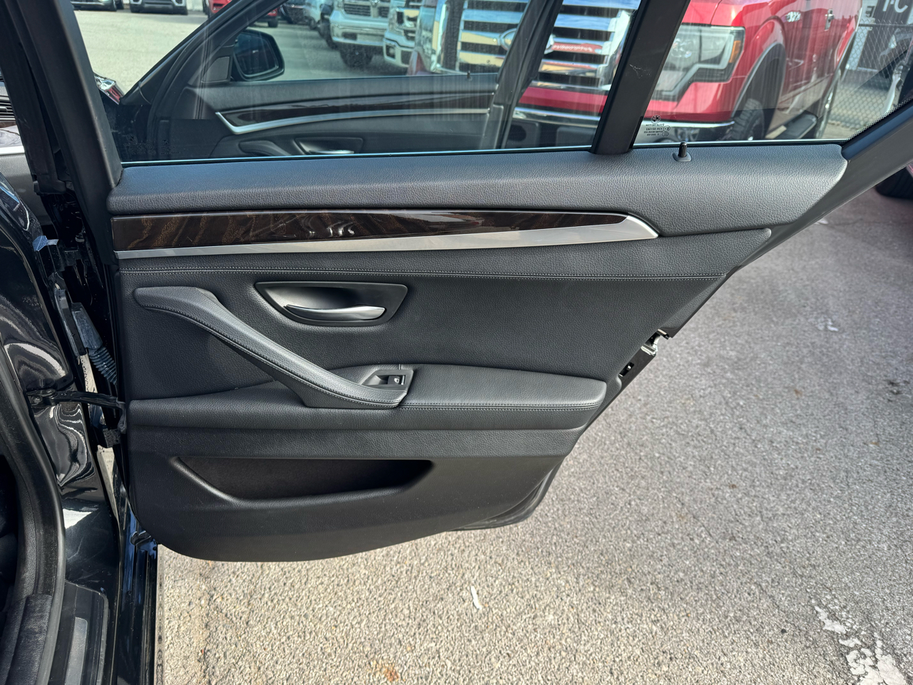 BMW 5-Series 528i 2015