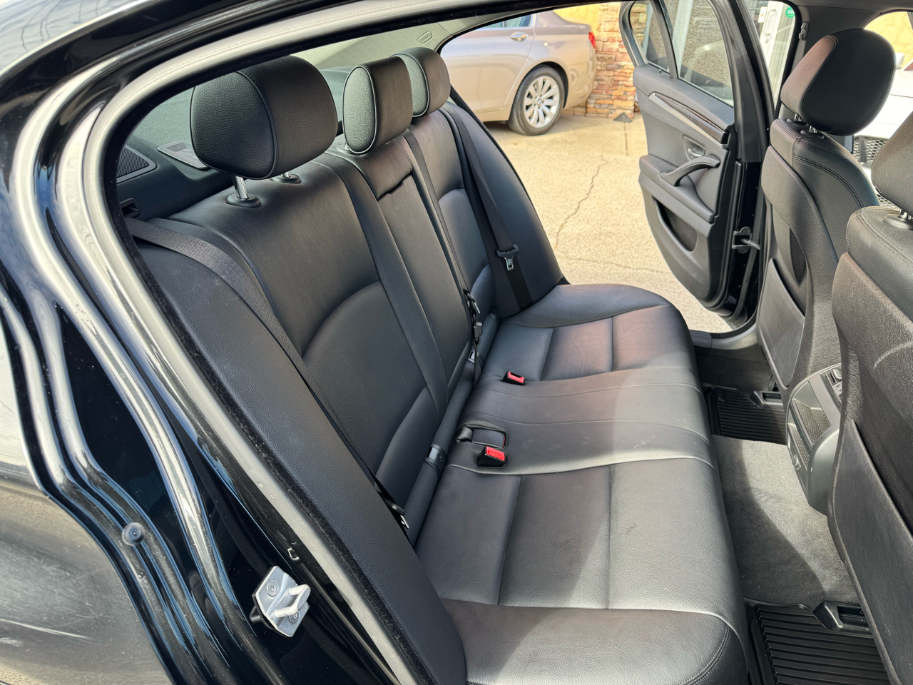 BMW 5-Series 528i 2015