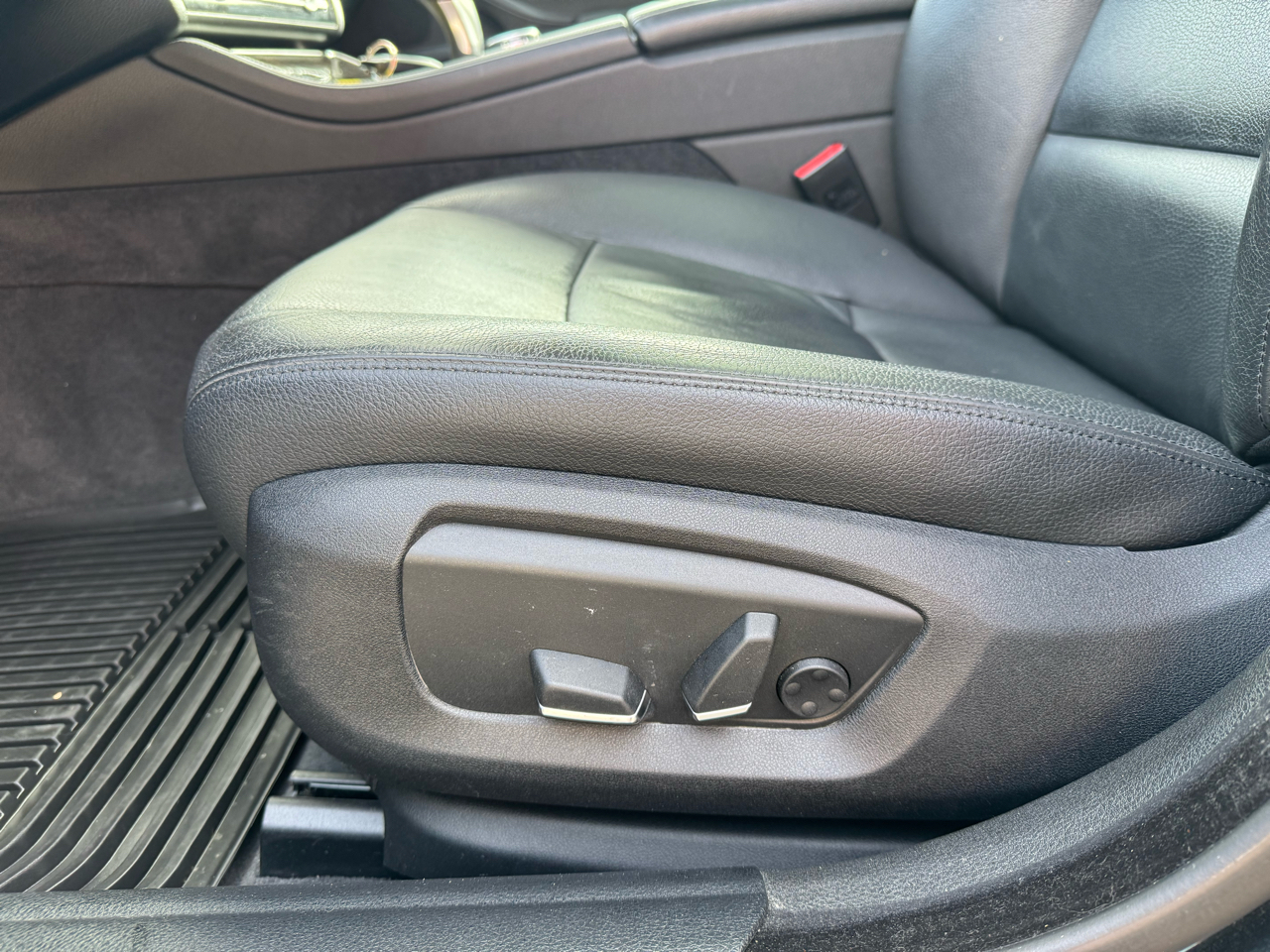 BMW 5-Series 528i 2015