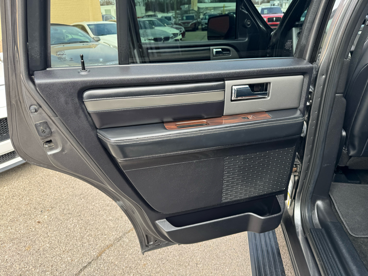 Ford Expedition Platinum 4WD 2017