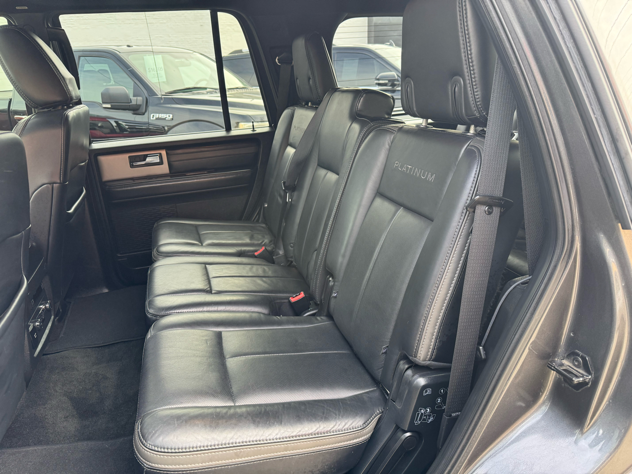 Ford Expedition Platinum 4WD 2017