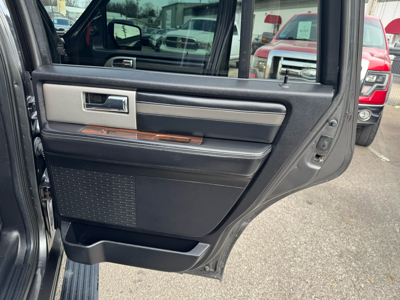 Ford Expedition Platinum 4WD 2017