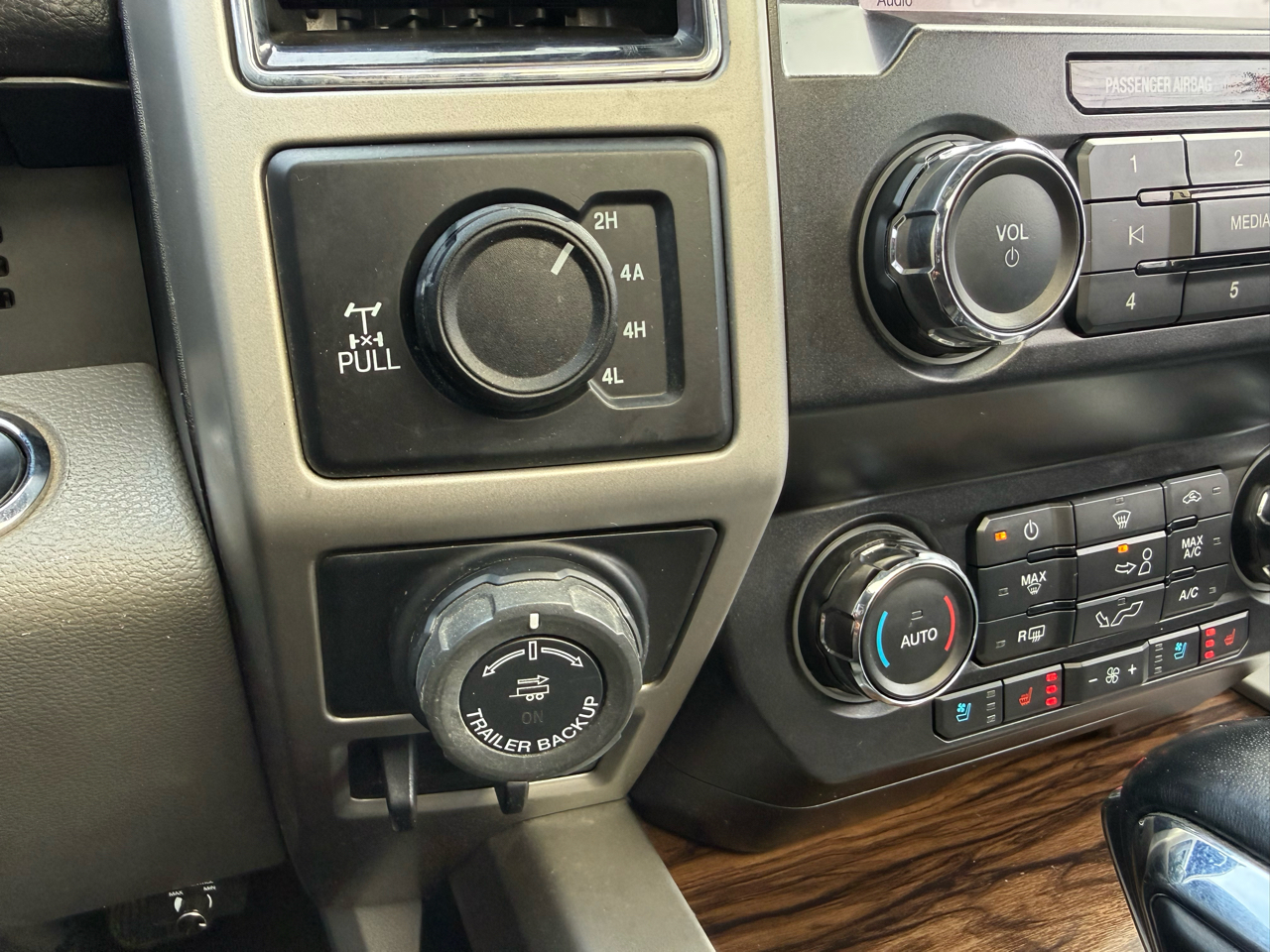 Ford F-150 Lariat SuperCrew 4WD 2019