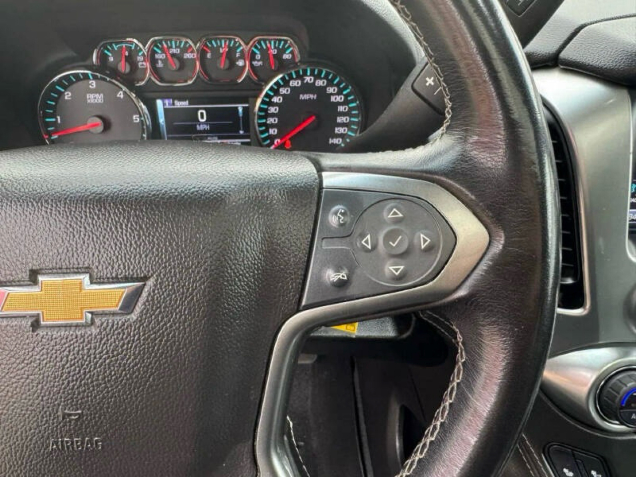 Chevrolet Suburban LT 4WD 2020