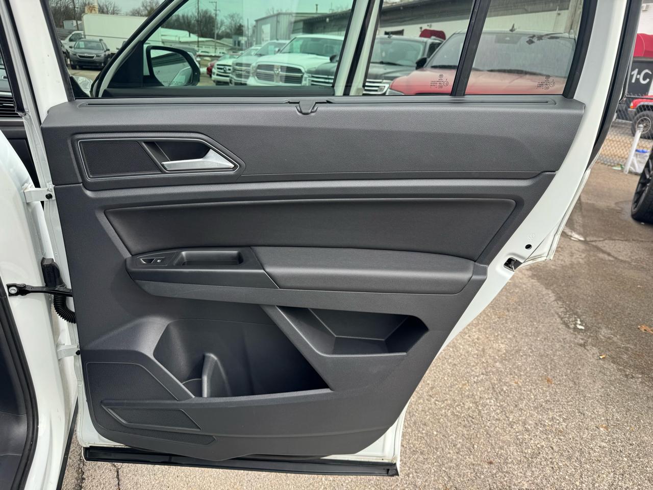 Volkswagen Atlas V6 SE w/Technology R-Line 4MOTION 2019