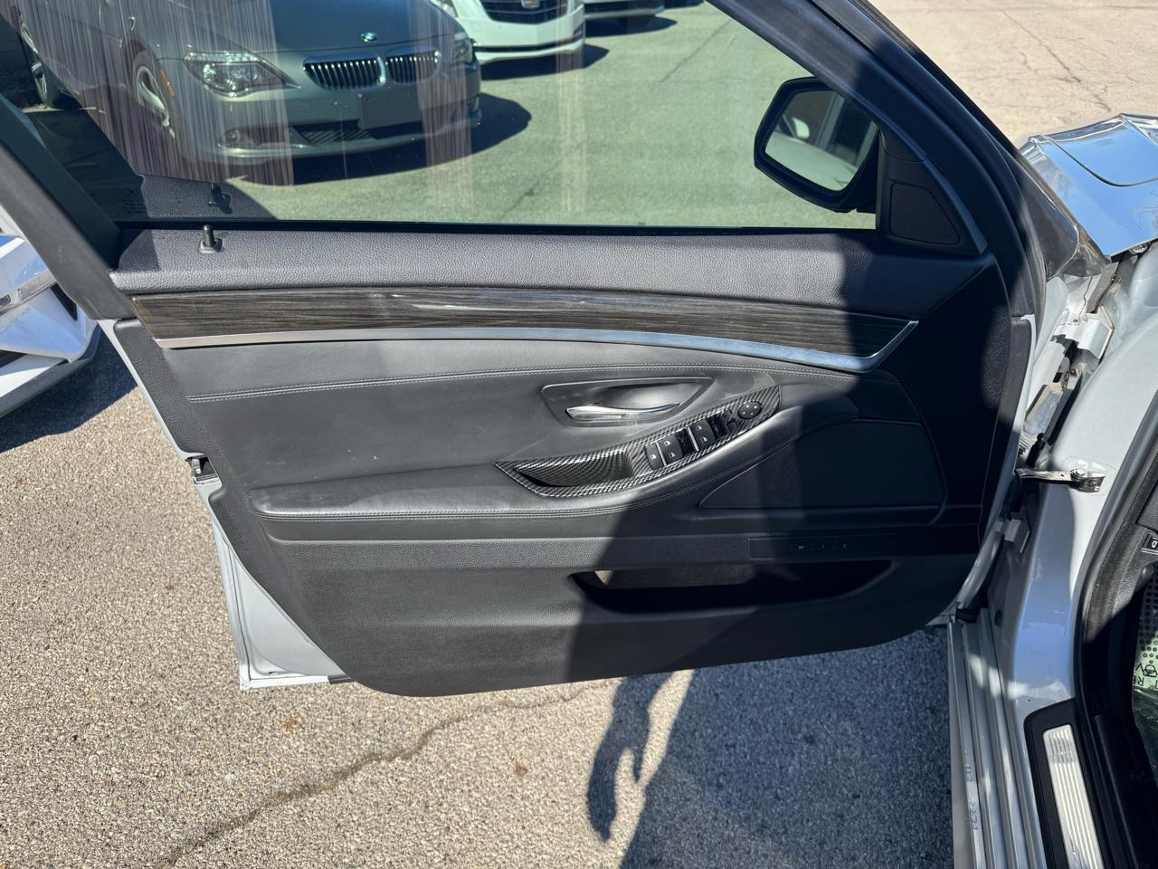 BMW 5-Series 528i 2015