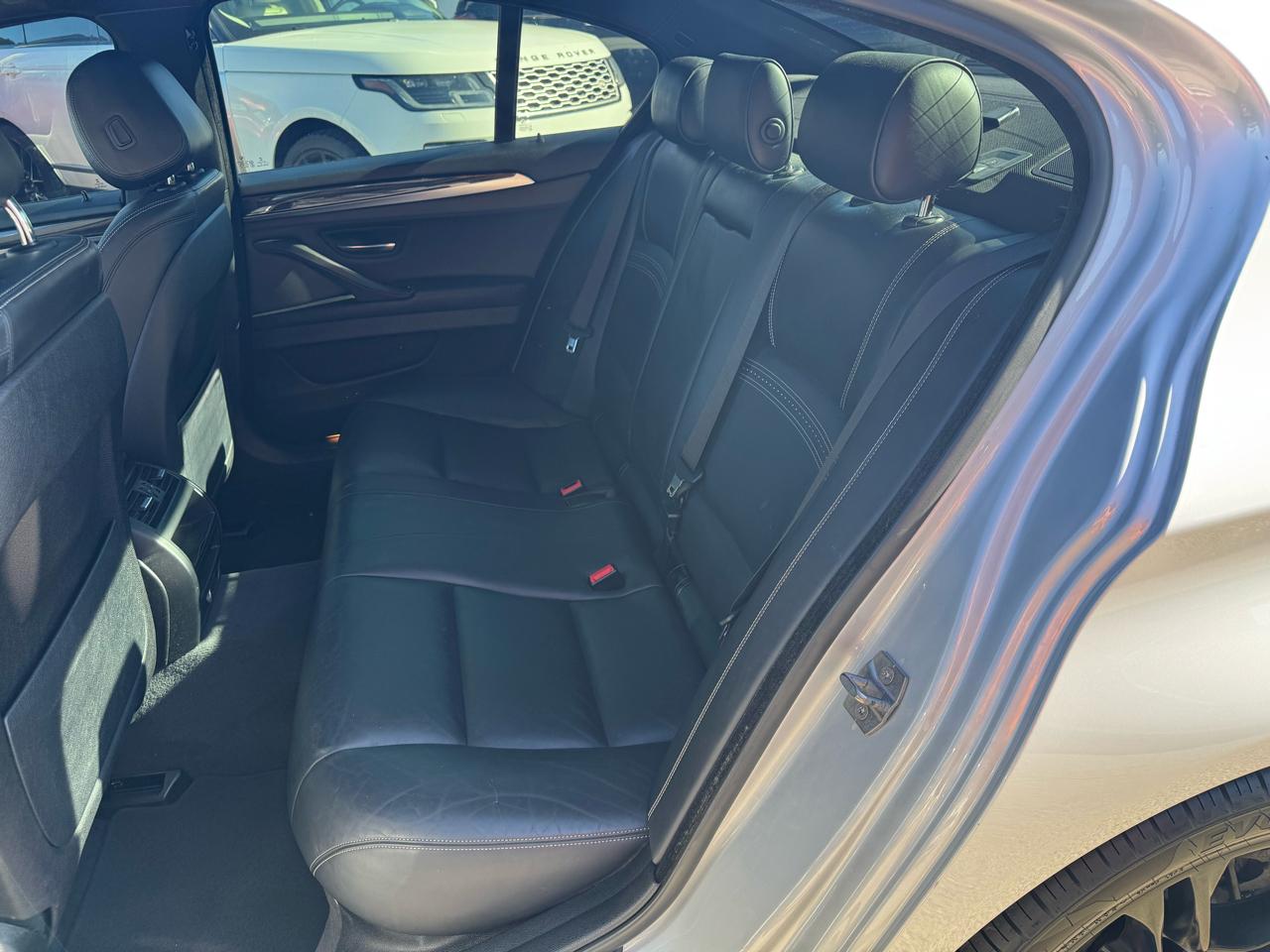 BMW 5-Series 528i 2015