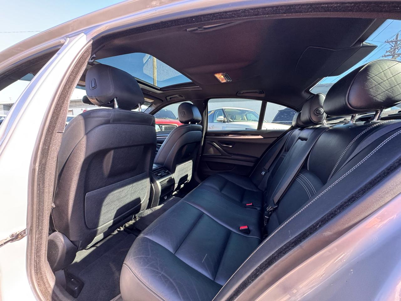 BMW 5-Series 528i 2015