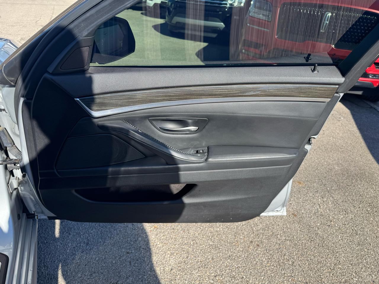 BMW 5-Series 528i 2015