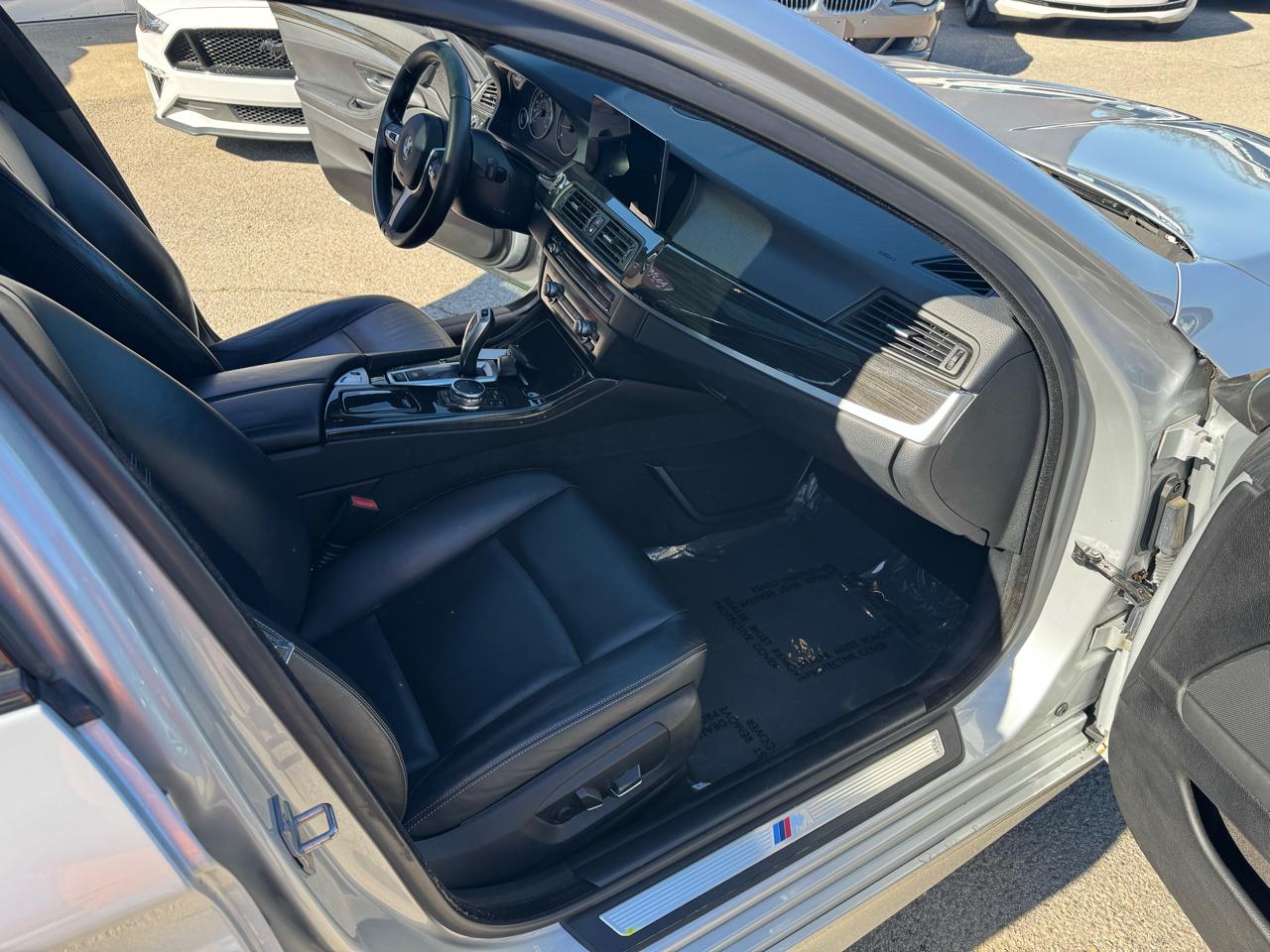 BMW 5-Series 528i 2015