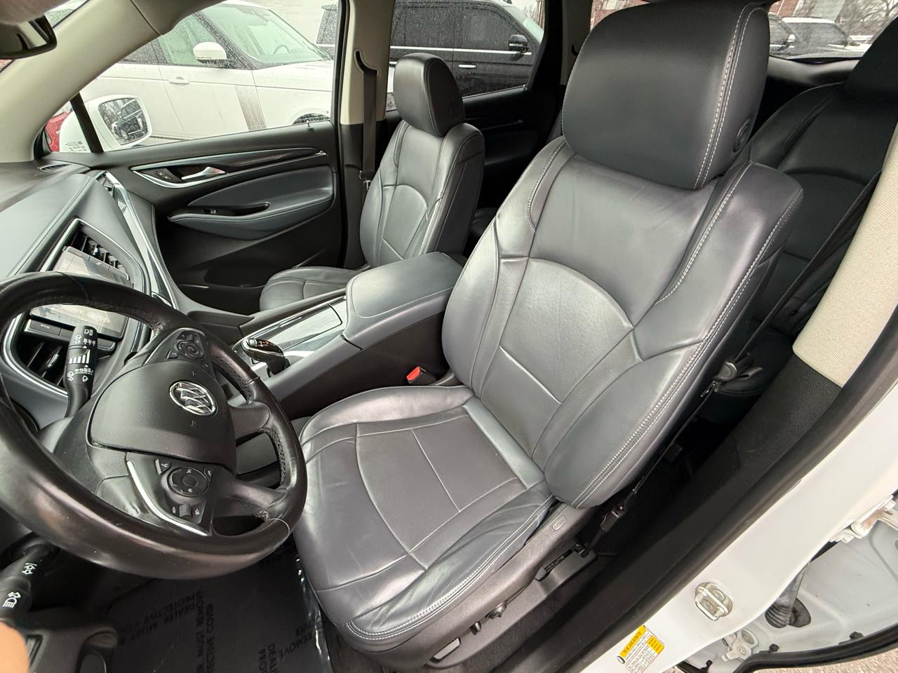 Buick Enclave Essence FWD 2018