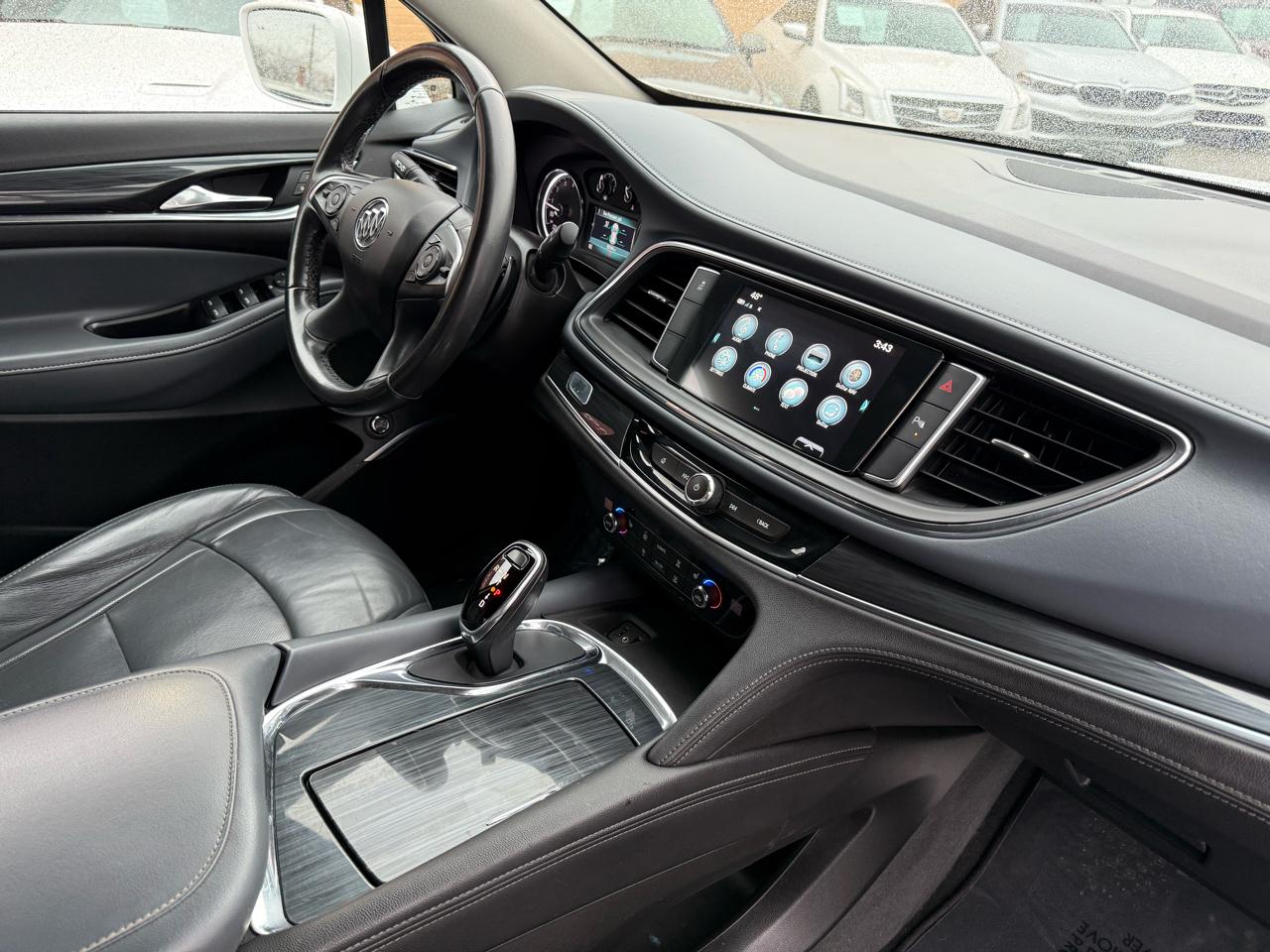 Buick Enclave Essence FWD 2018