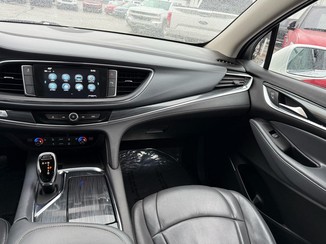 Buick Enclave Essence FWD 2018