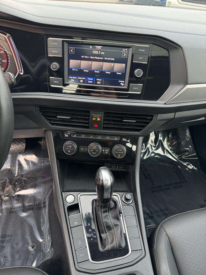 Volkswagen Jetta 1.4T S 8A 2021