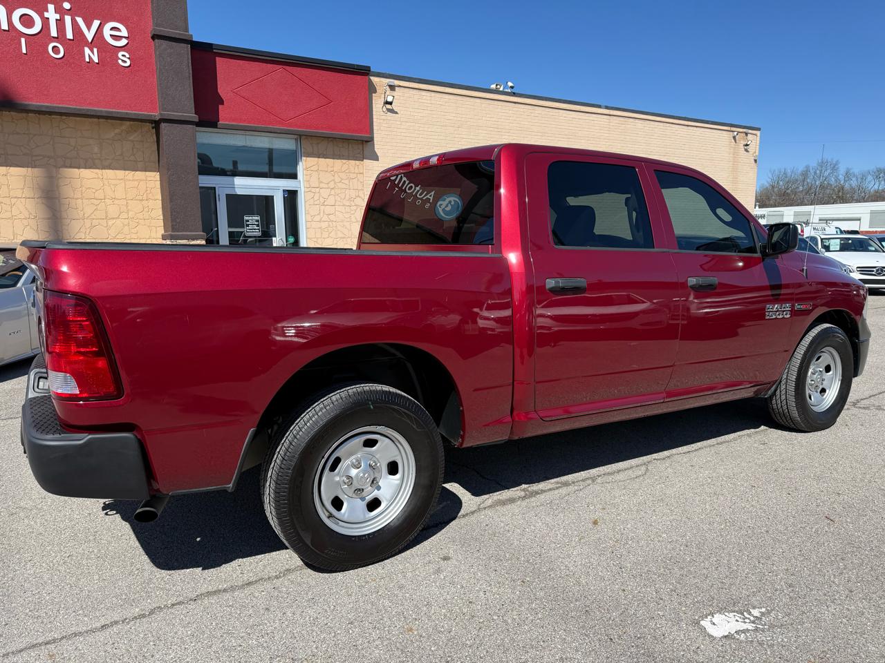 RAM 1500 Tradesman Crew Cab SWB 2WD 2015
