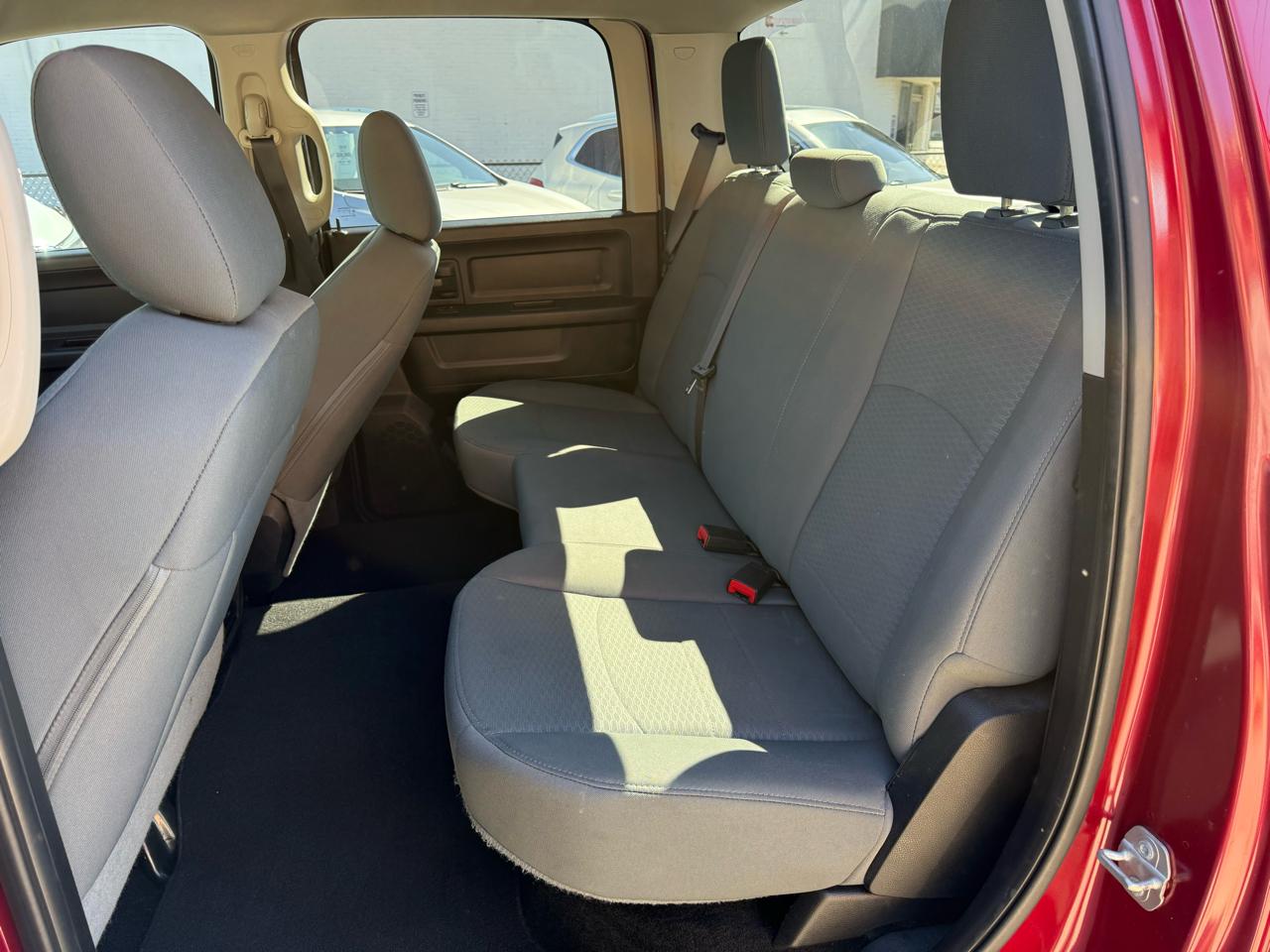 RAM 1500 Tradesman Crew Cab SWB 2WD 2015