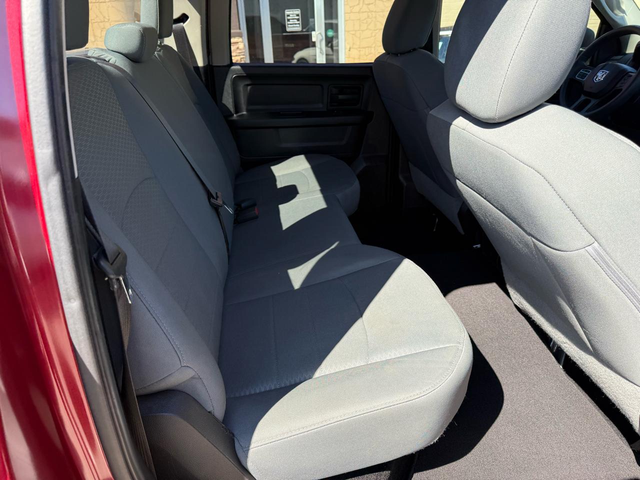 RAM 1500 Tradesman Crew Cab SWB 2WD 2015