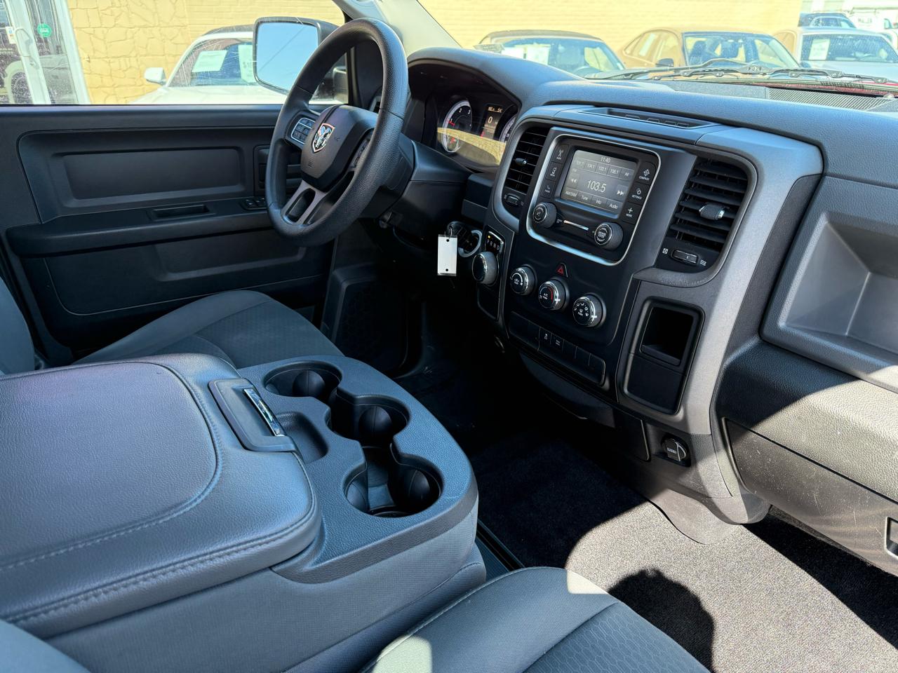 RAM 1500 Tradesman Crew Cab SWB 2WD 2015
