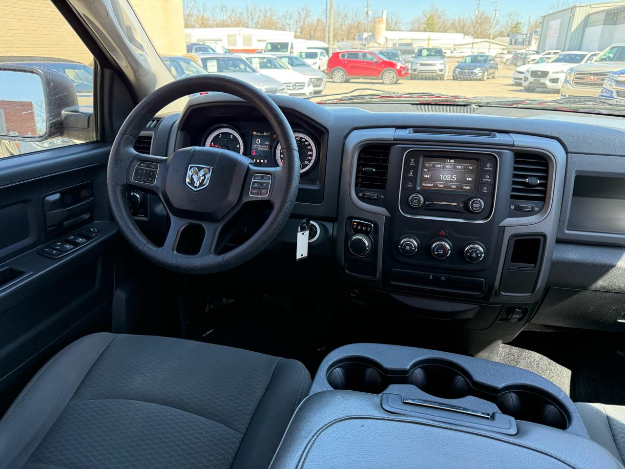 RAM 1500 Tradesman Crew Cab SWB 2WD 2015