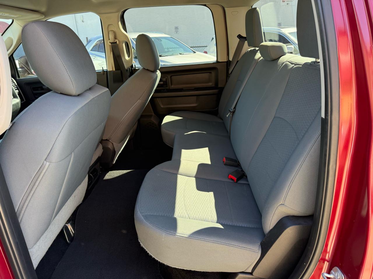 RAM 1500 Tradesman Crew Cab SWB 2WD 2015