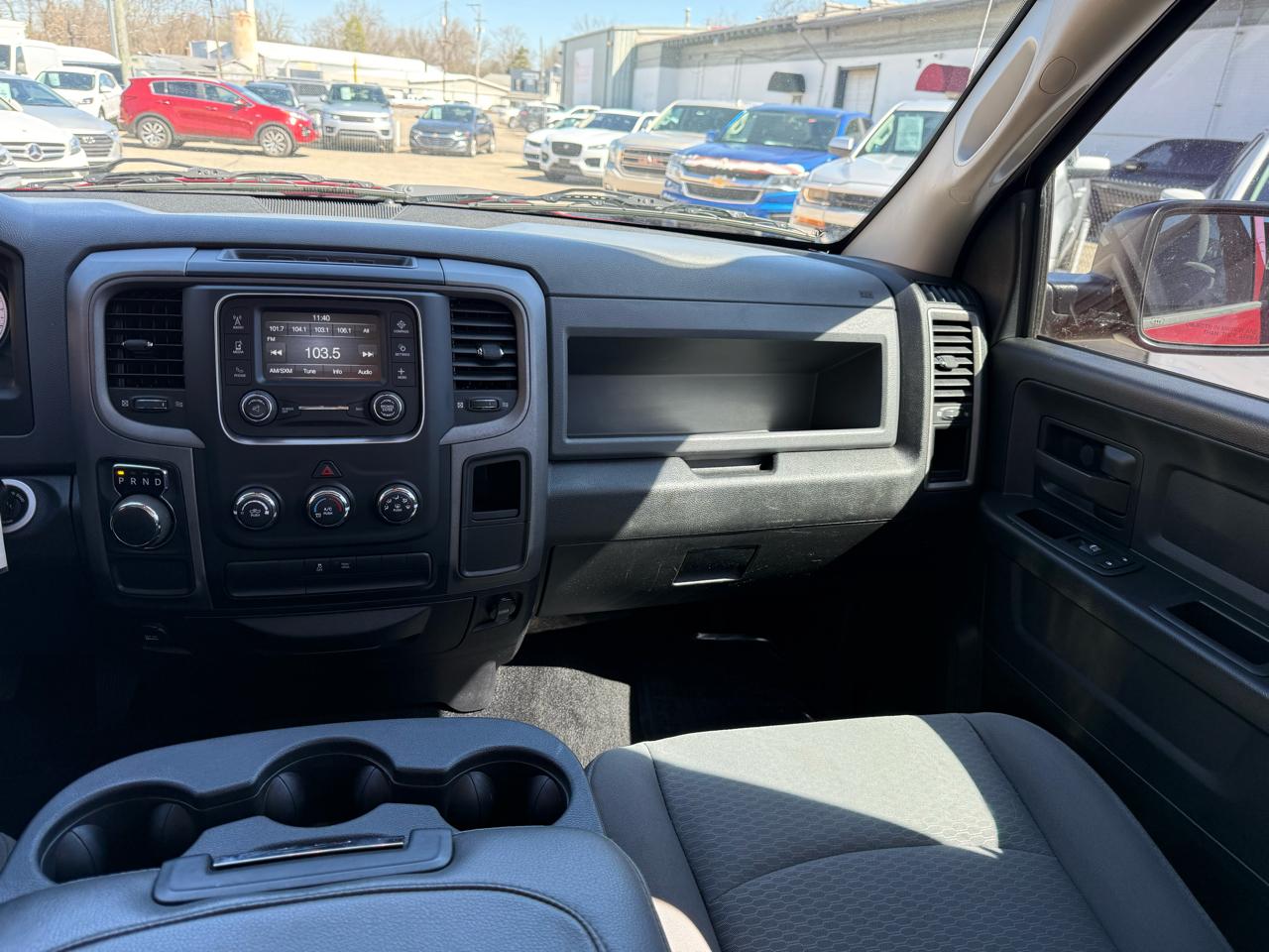 RAM 1500 Tradesman Crew Cab SWB 2WD 2015