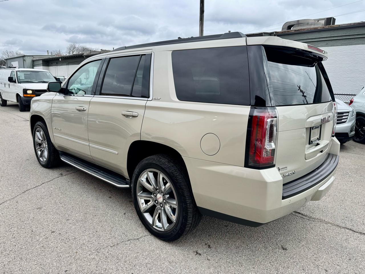 GMC Yukon SLT 4WD 2016