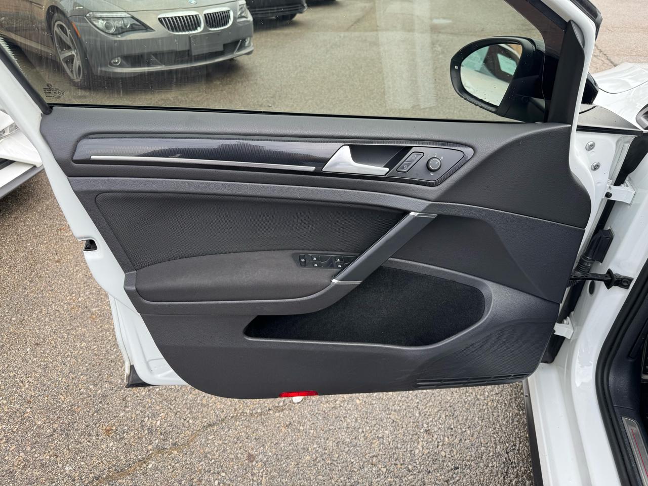 Volkswagen Golf GTI SE 6A 4-Door 2017