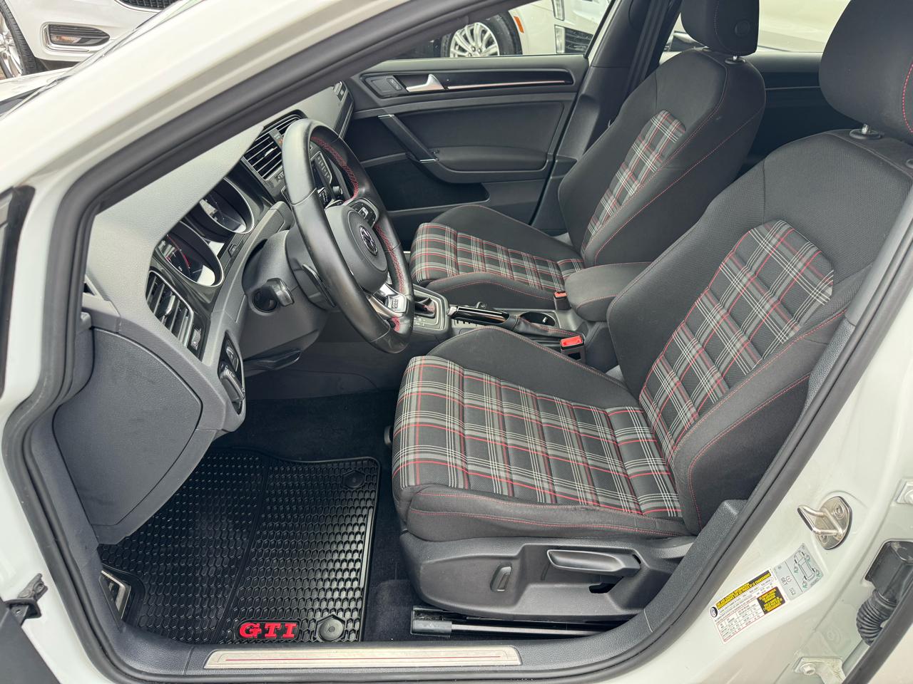 Volkswagen Golf GTI SE 6A 4-Door 2017