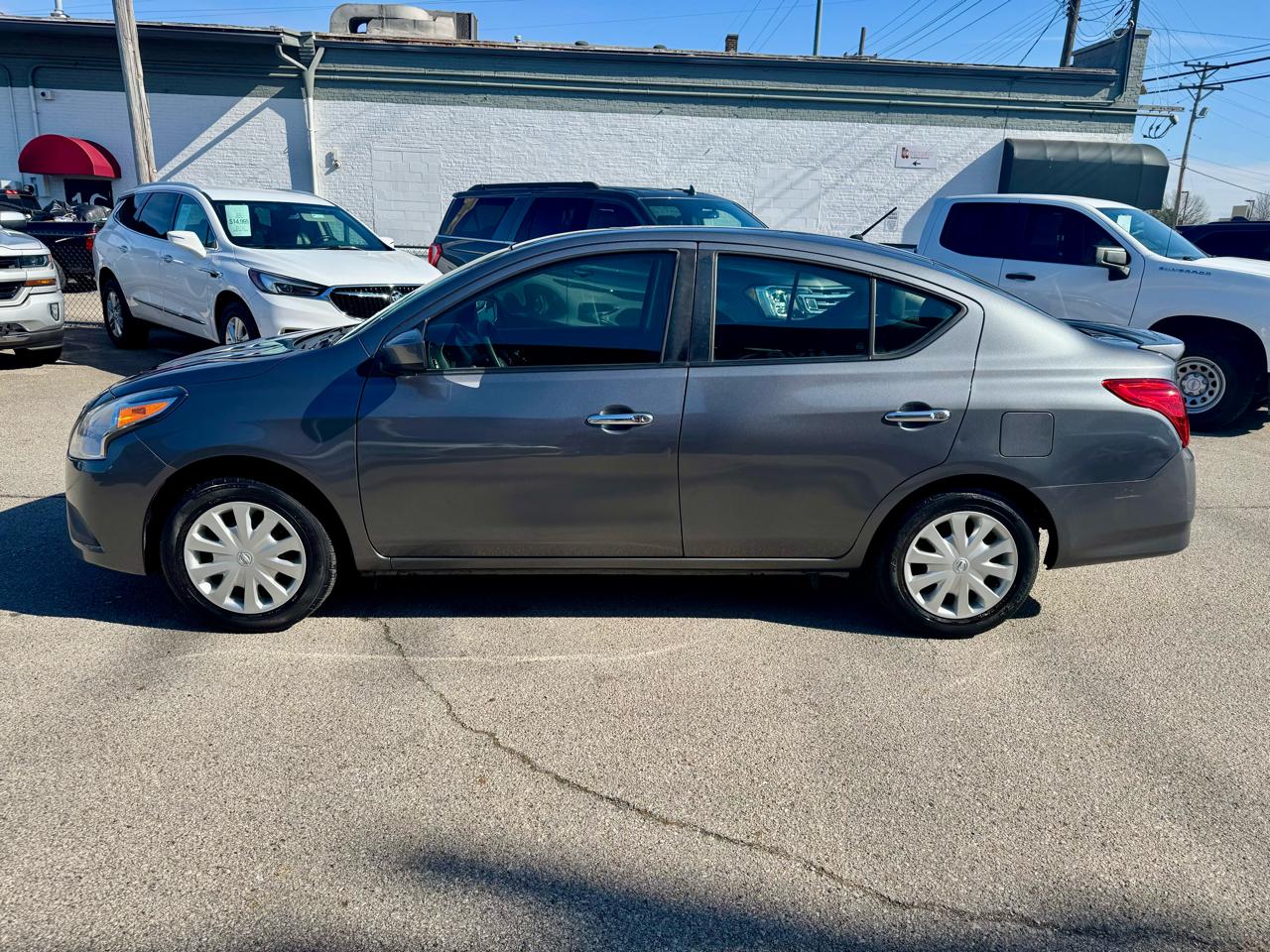 Nissan Versa 1.6 S 5M 2018
