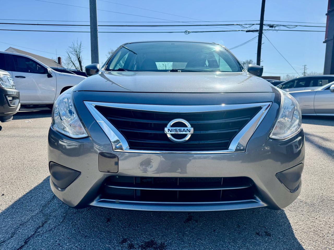 Nissan Versa 1.6 S 5M 2018