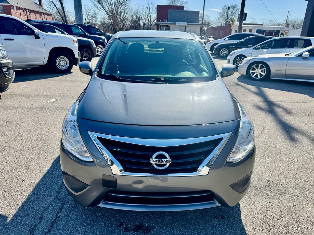Nissan Versa 1.6 S 5M 2018