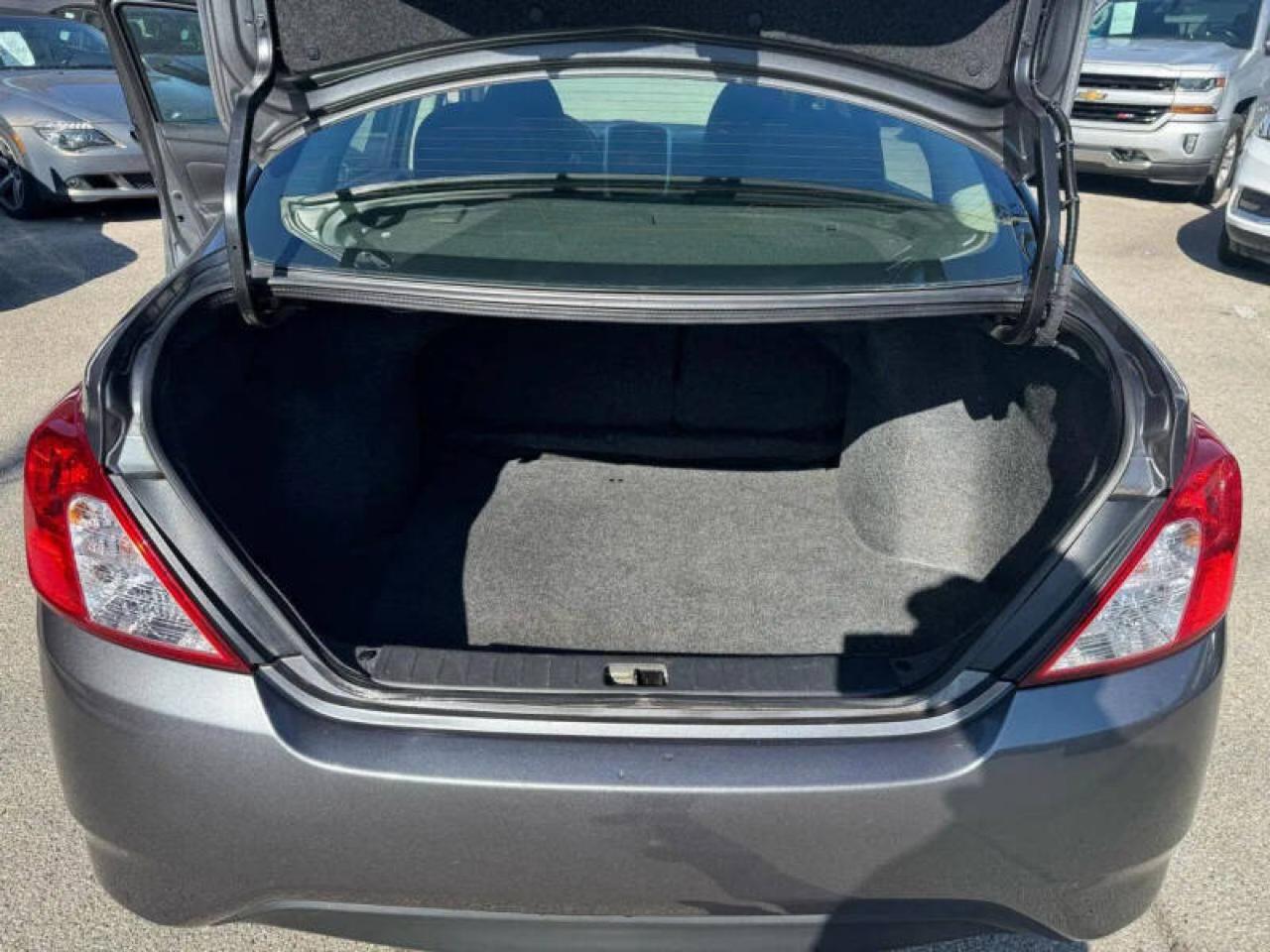 Nissan Versa 1.6 S 5M 2018