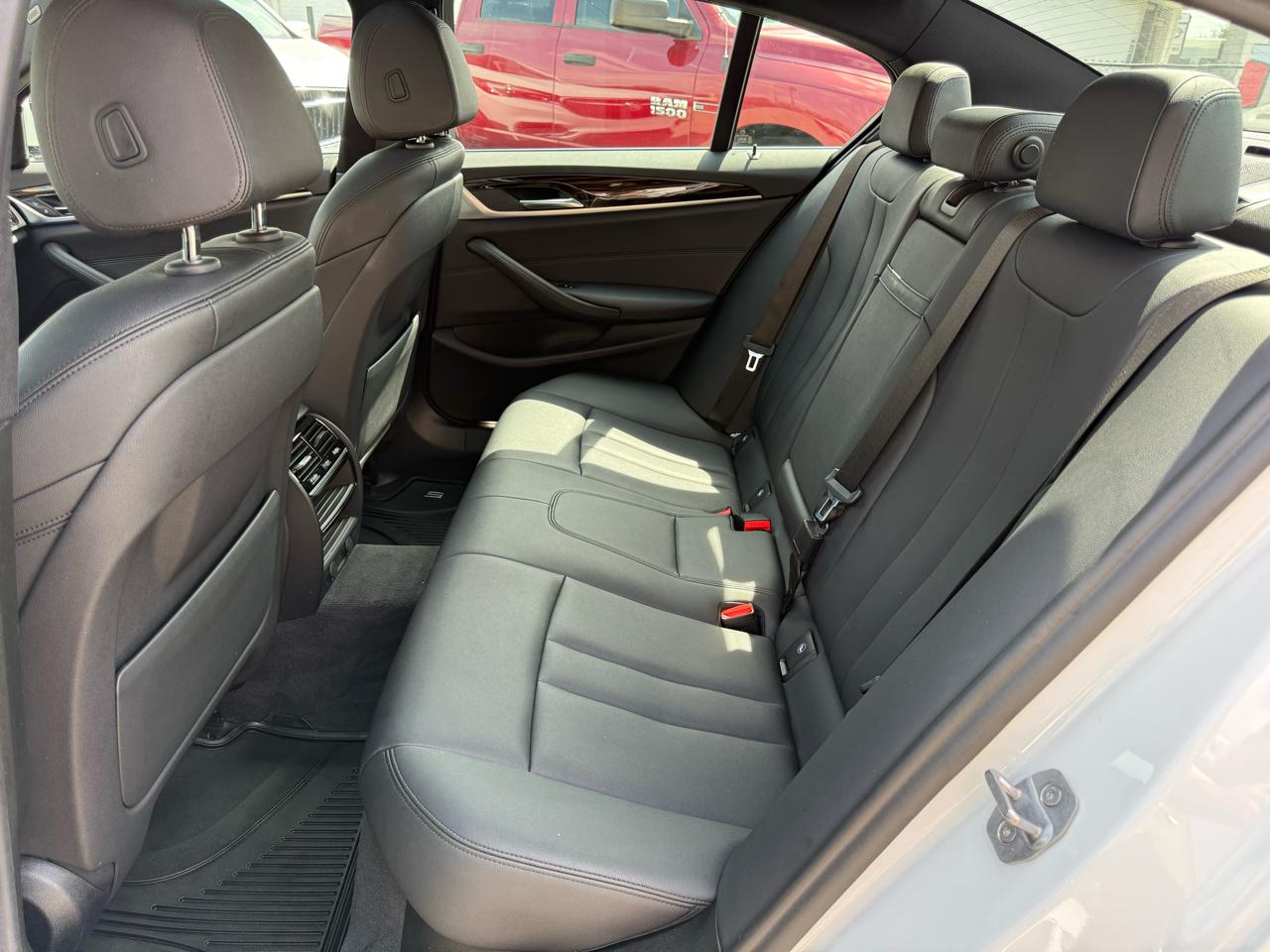 BMW 5-Series 530i xDrive 2019