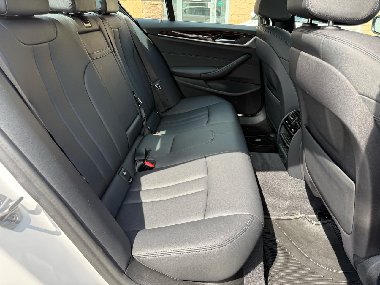 BMW 5-Series 530i xDrive 2019